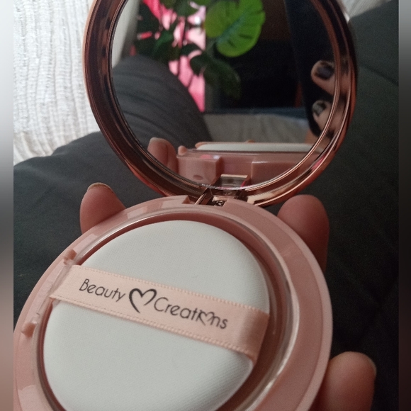 Makeup - Picture 3 of 5